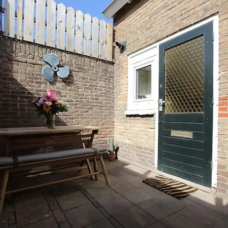 Zomerhuis Benita's Met Parkeer Plaats Apartment *